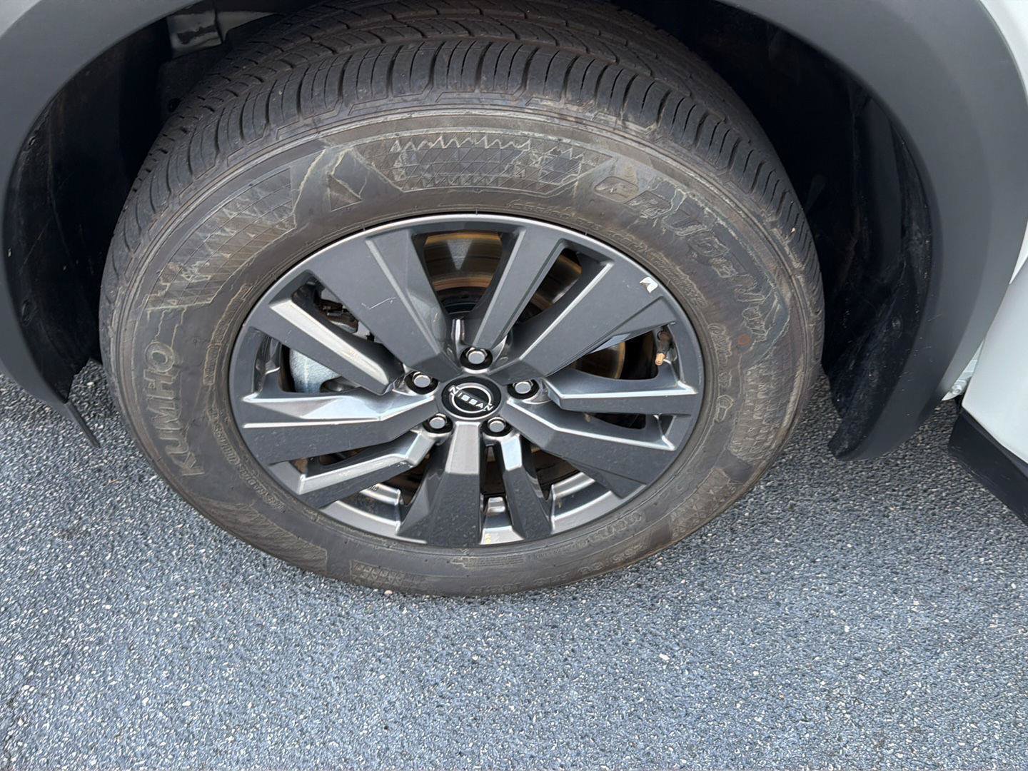 Used 2025 Nissan Pathfinder SV AWD/4WD image 38