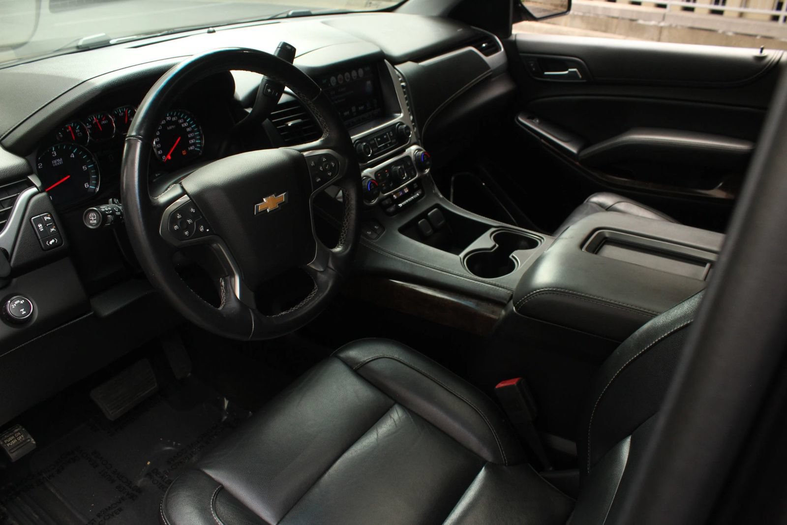 Used 2018 Chevrolet Suburban LT AWD/4WD image 13