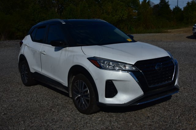 Used 2021 Nissan Kicks SV FWD image 3