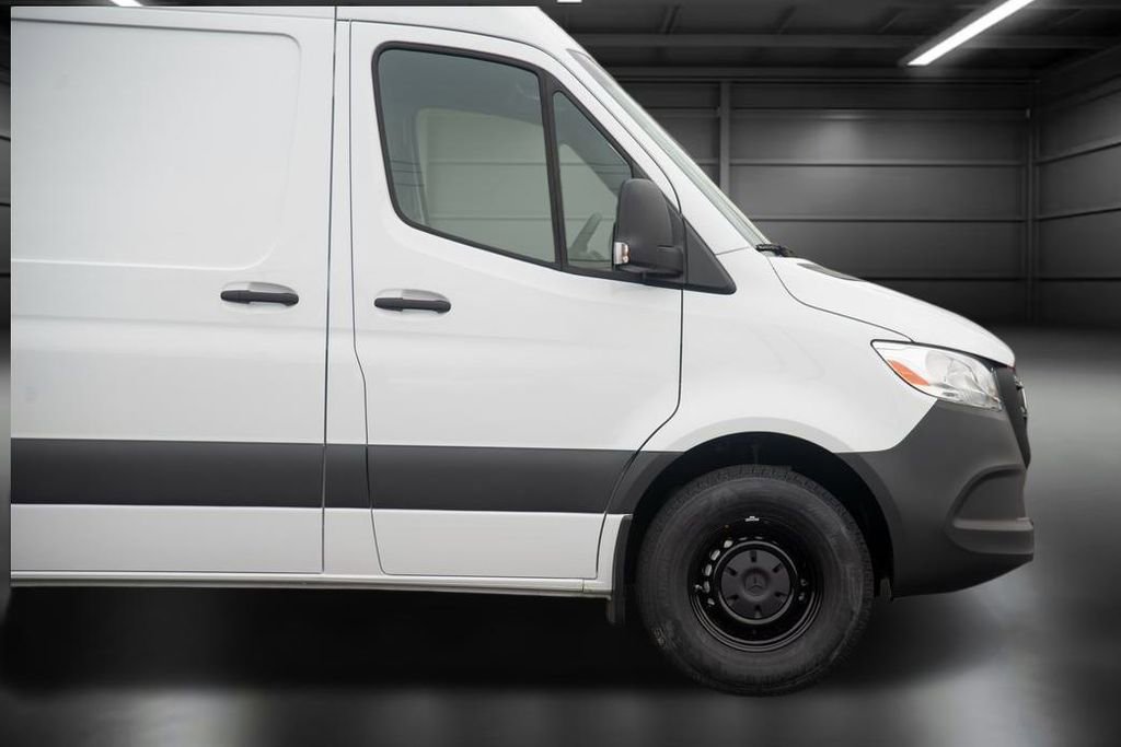Used 2025 Mercedes-Benz Sprinter 2500 image 9