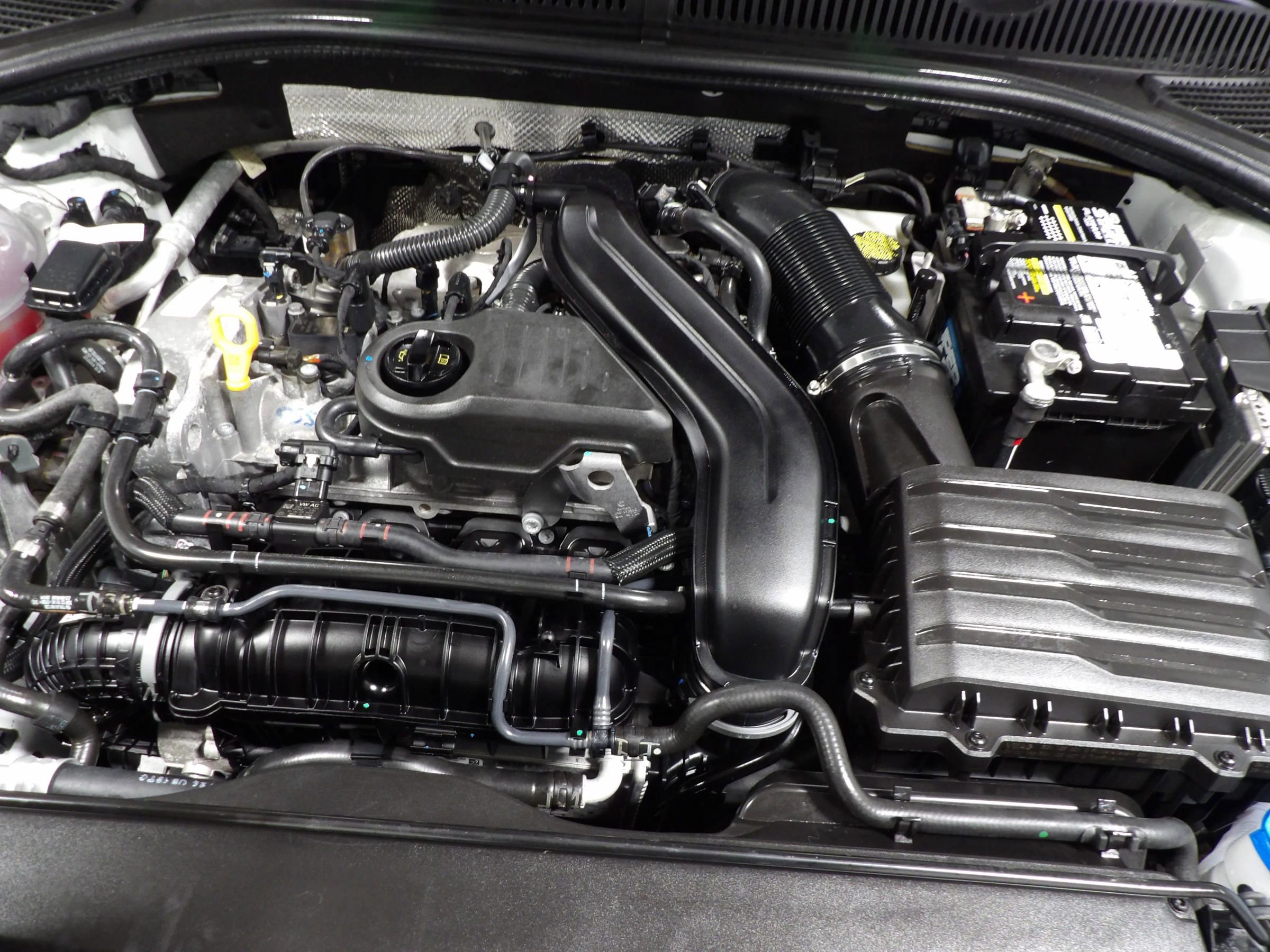 Used 2025 Volkswagen Jetta SE w/ Sunroof Package FWD image 23