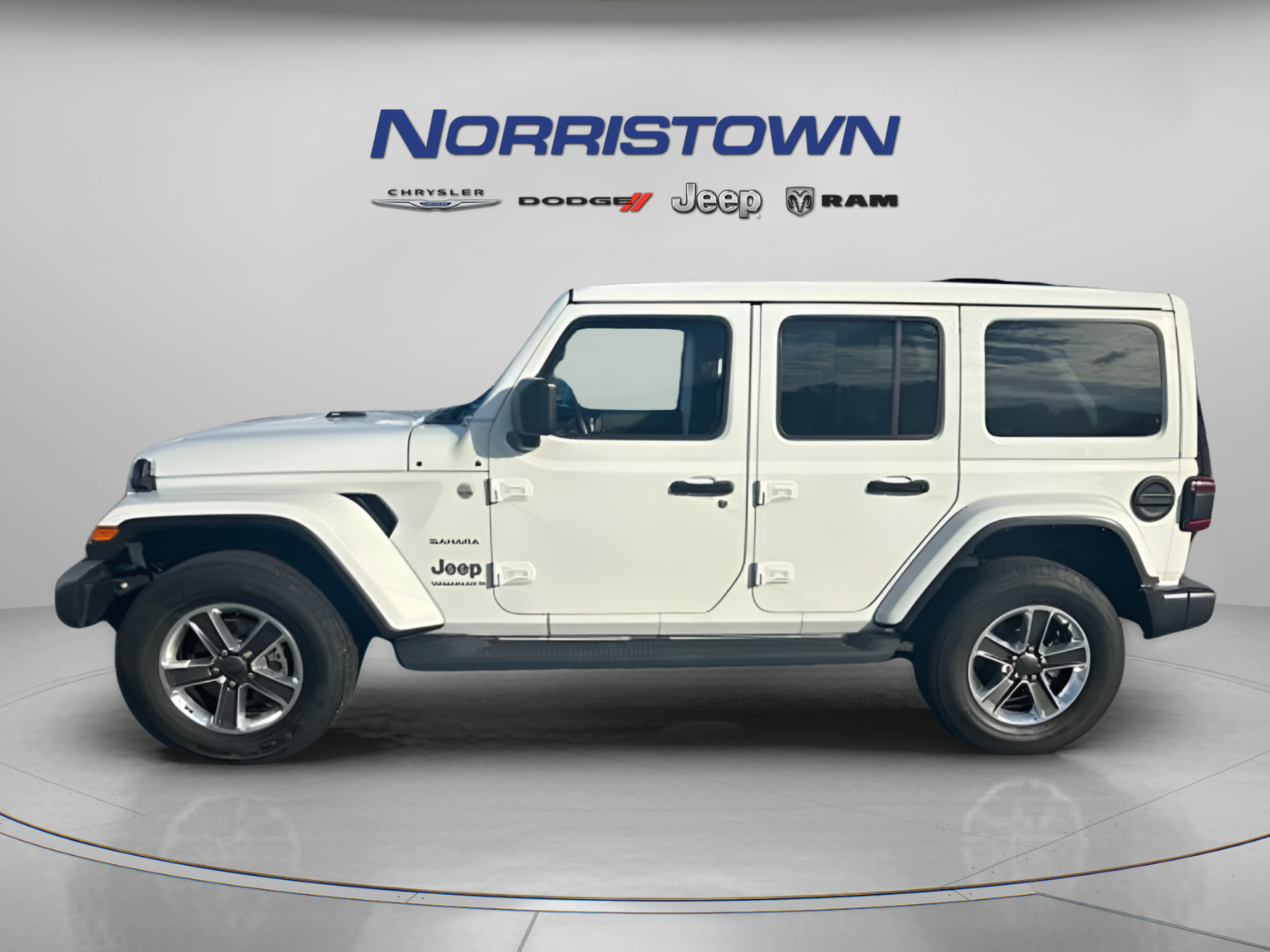 Used 2023 Jeep Wrangler Unlimited Sahara w/ LED Lighting Group AWD/4WD image 5