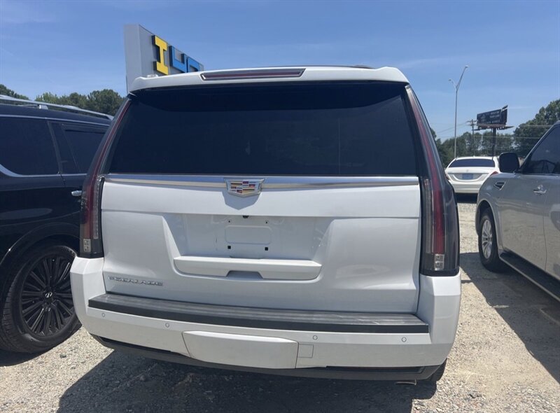 Used 2016 Cadillac Escalade Premium AWD/4WD image 11