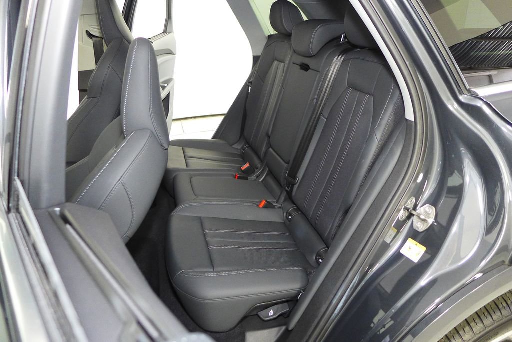 Used 2025 Audi Q5 Premium Plus w/ Premium Plus AWD/4WD image 21