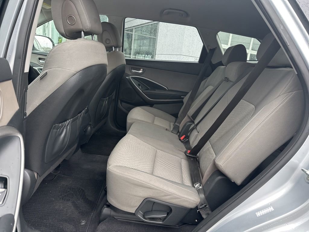 Used 2018 Hyundai Santa Fe SE image 33
