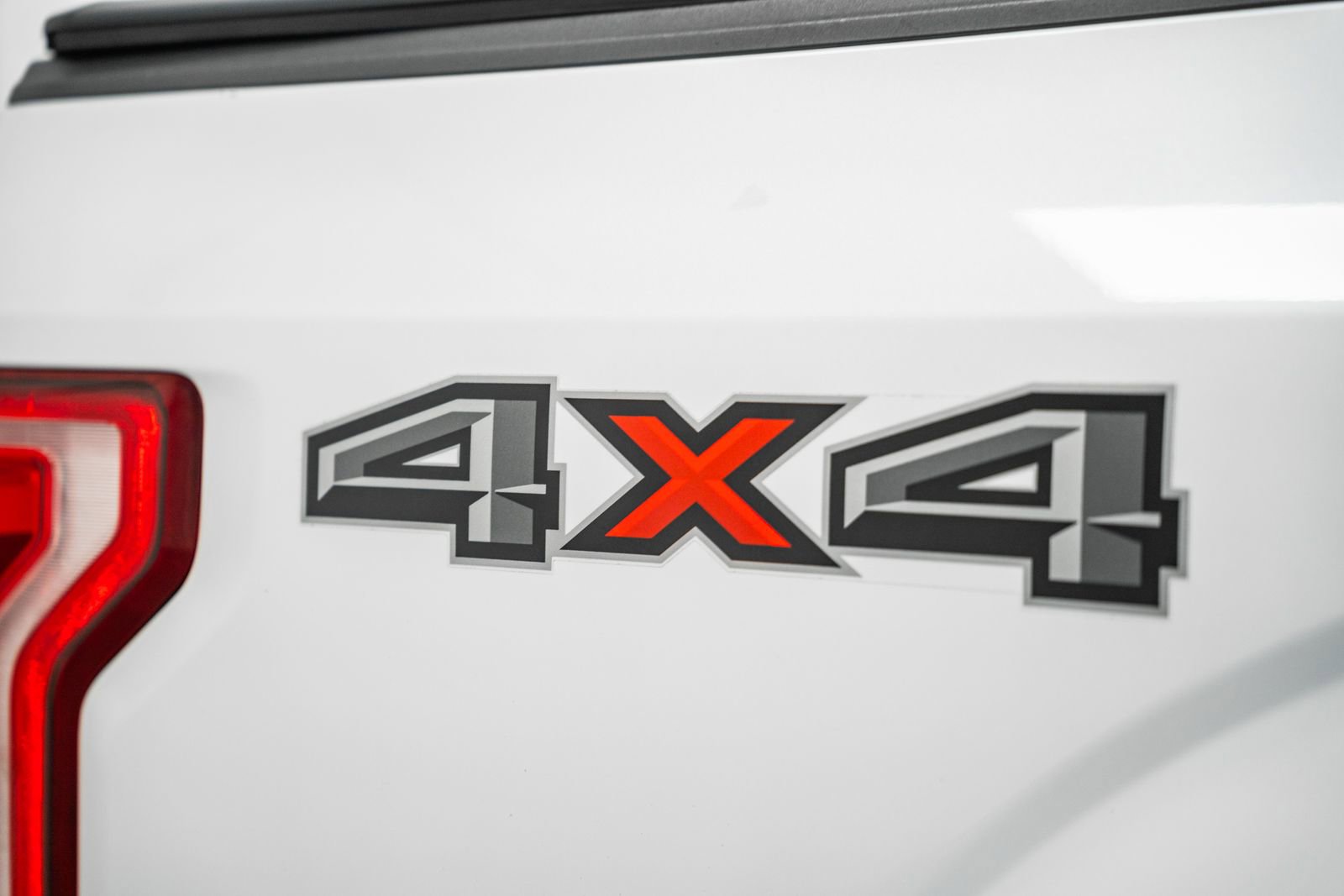 Used 2015 Ford F150 Lariat w/ Equipment Group 501A Mid image 21