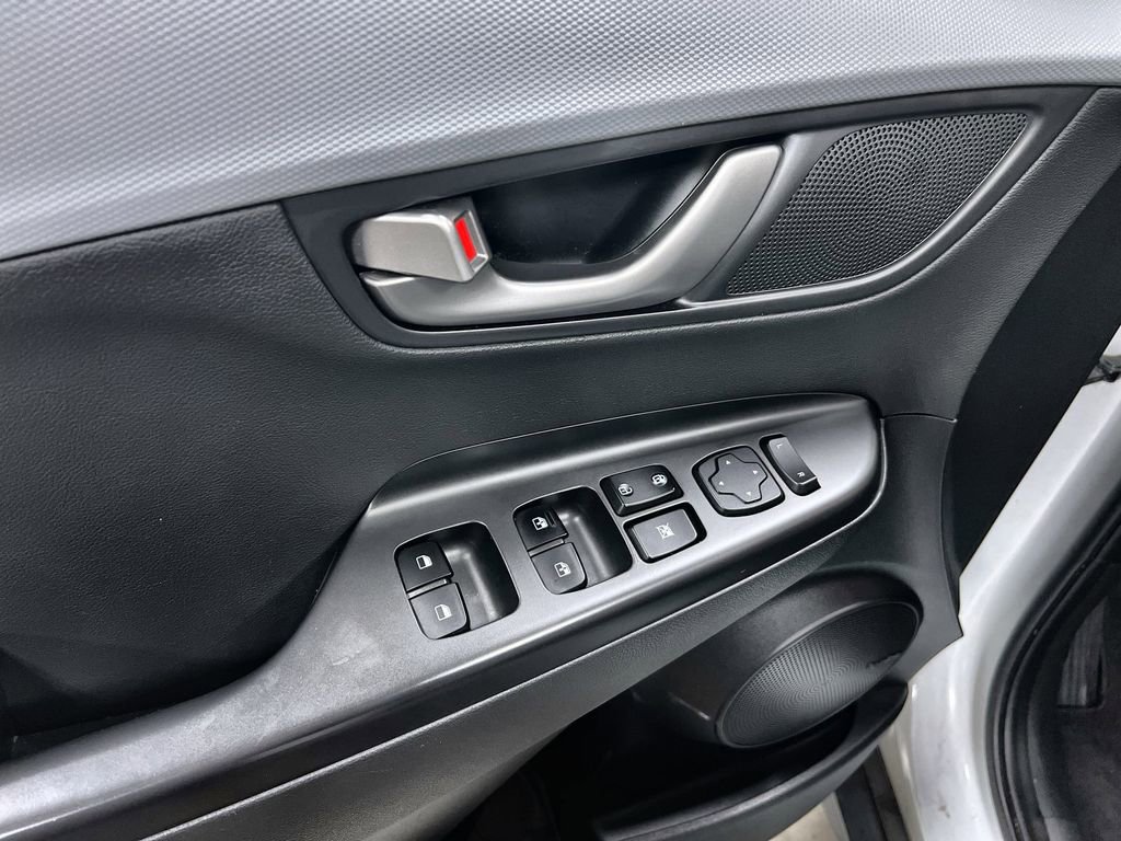 Used 2019 Hyundai Kona Limited image 15