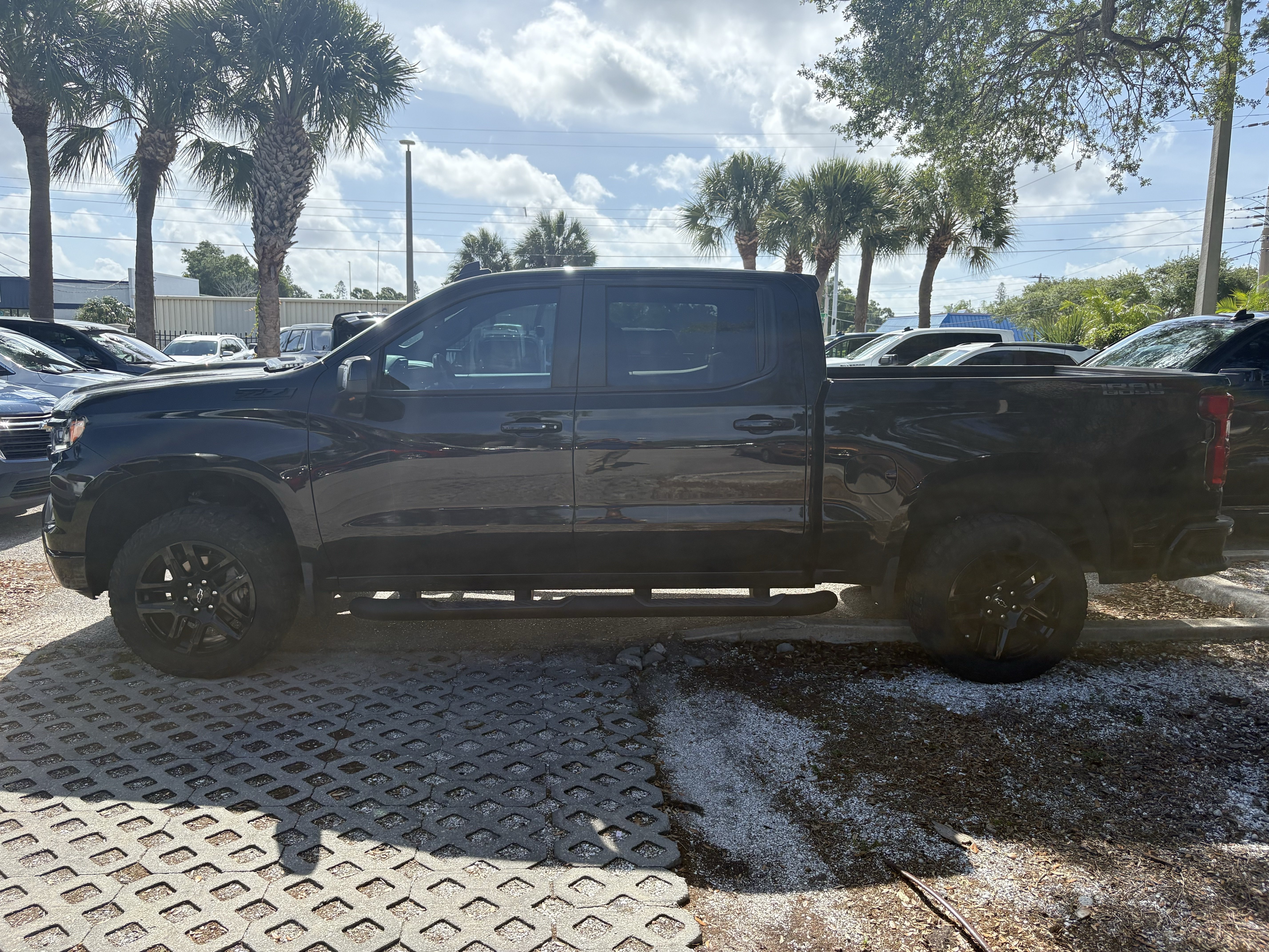 Certified 2023 Chevrolet Silverado 1500 LT Trail Boss w/ LT Trail Boss Premium Package AWD/4WD image 4