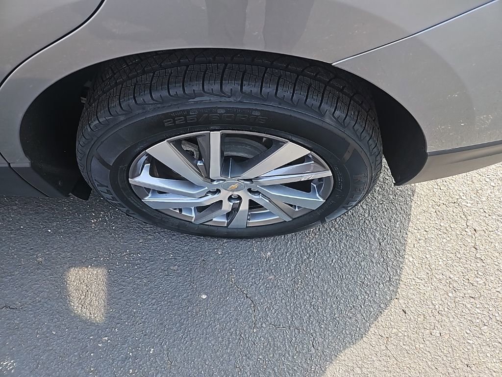 Used 2023 Chevrolet Equinox LT image 12