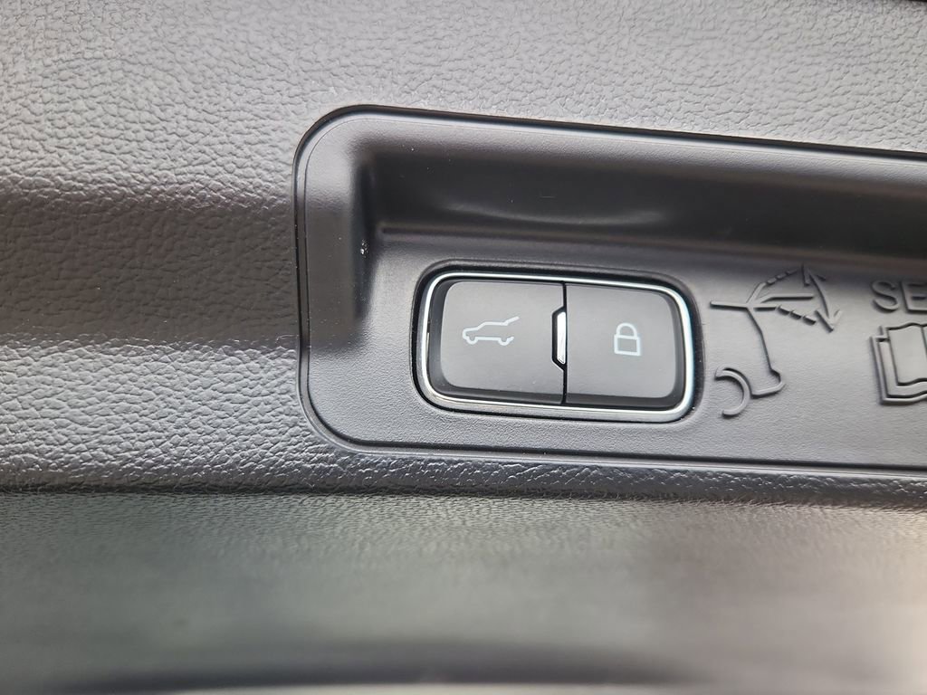 Used 2025 Ford Explorer Platinum w/ LUX Leather Package image 14