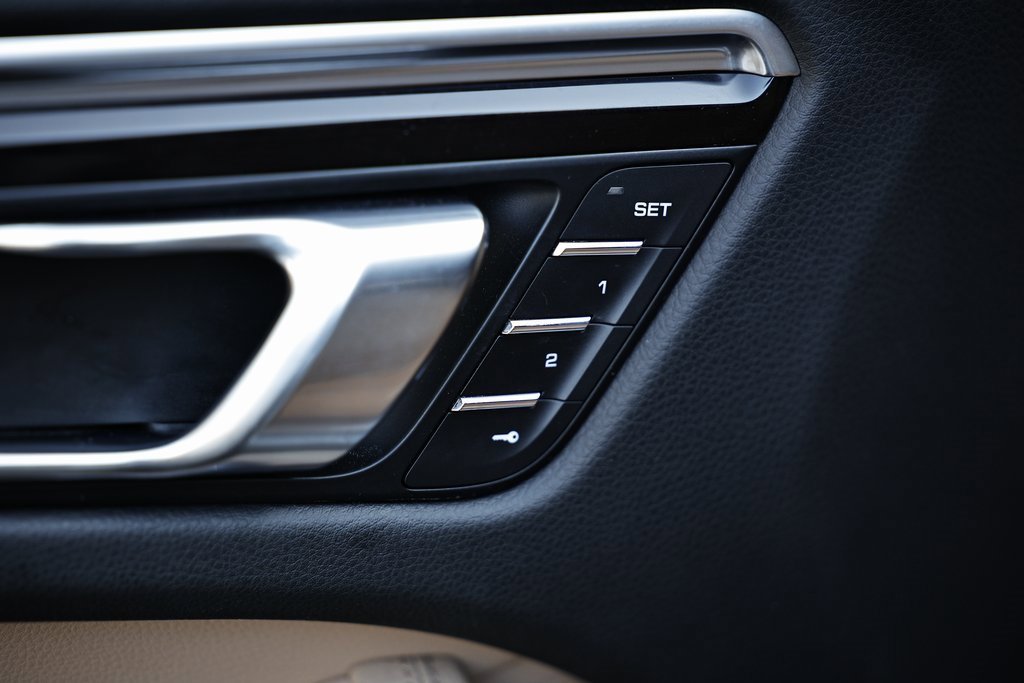 Certified 2020 Porsche Macan S image 17