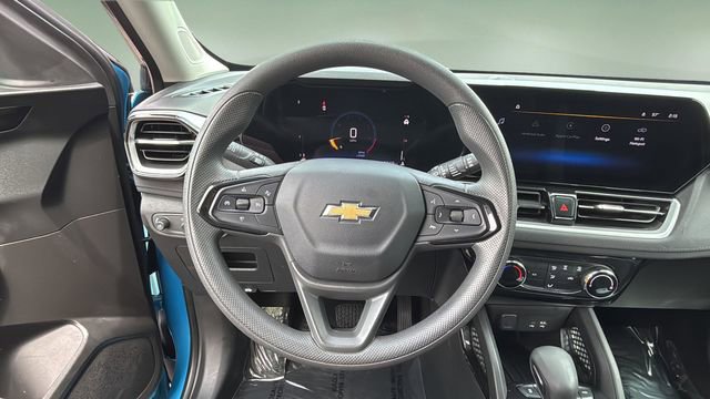 Used 2025 Chevrolet TrailBlazer LT w/ Driver Confidence Package AWD/4WD image 14