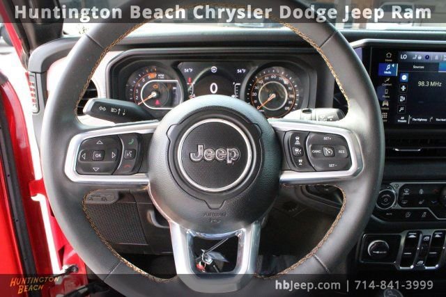 Used 2024 Jeep Wrangler Sahara image 18