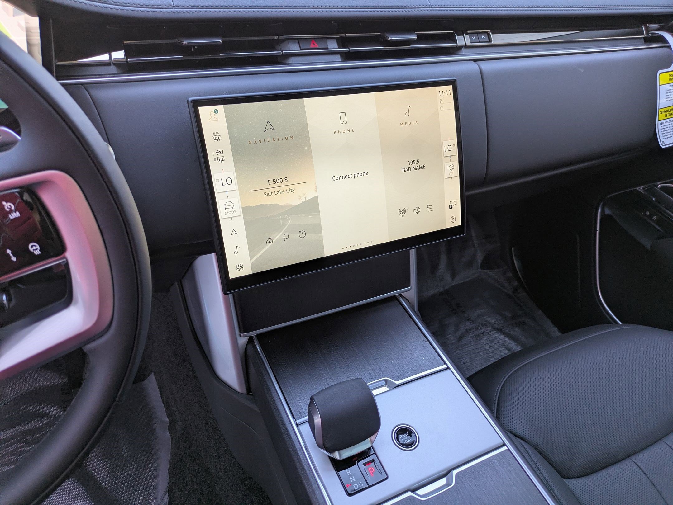 New 2025 Land Rover Range Rover SE image 12