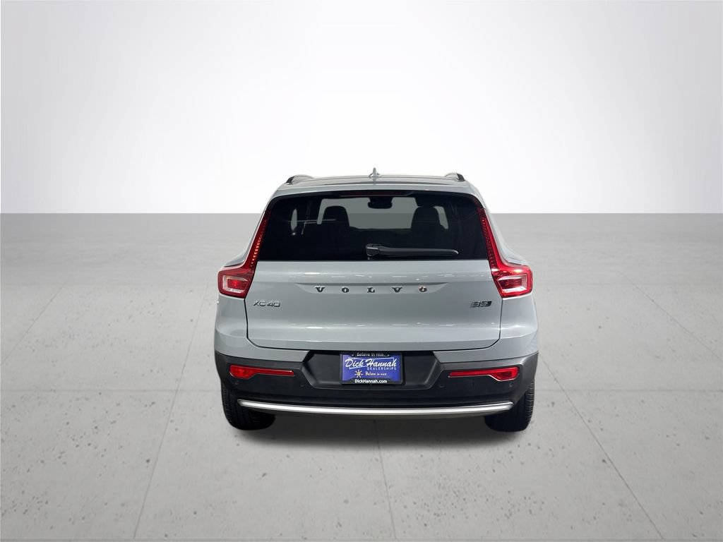 Used 2025 Volvo XC40 B5 Core AWD/4WD image 7