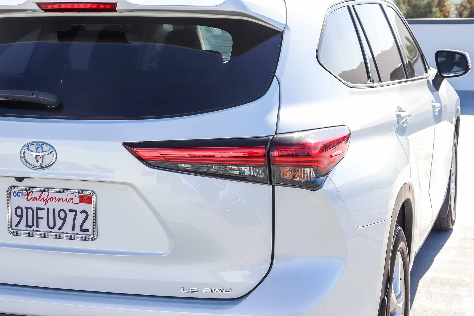 Used 2022 Toyota Highlander LE AWD/4WD image 8