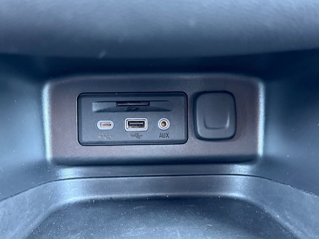 Used 2022 Chevrolet Equinox RS w/ RS Leather Package image 18