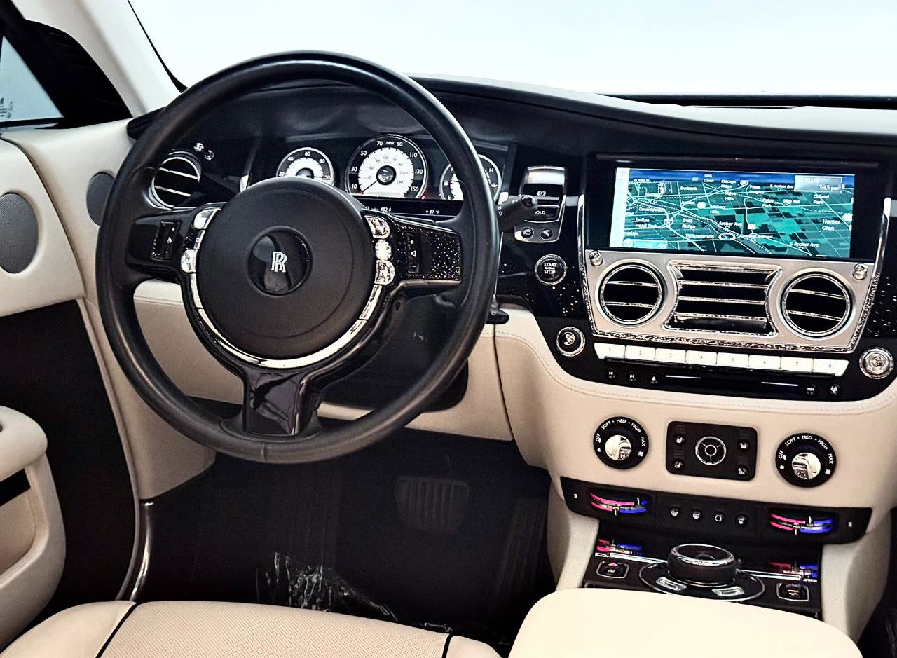Used 2015 Rolls-Royce Wraith image 36