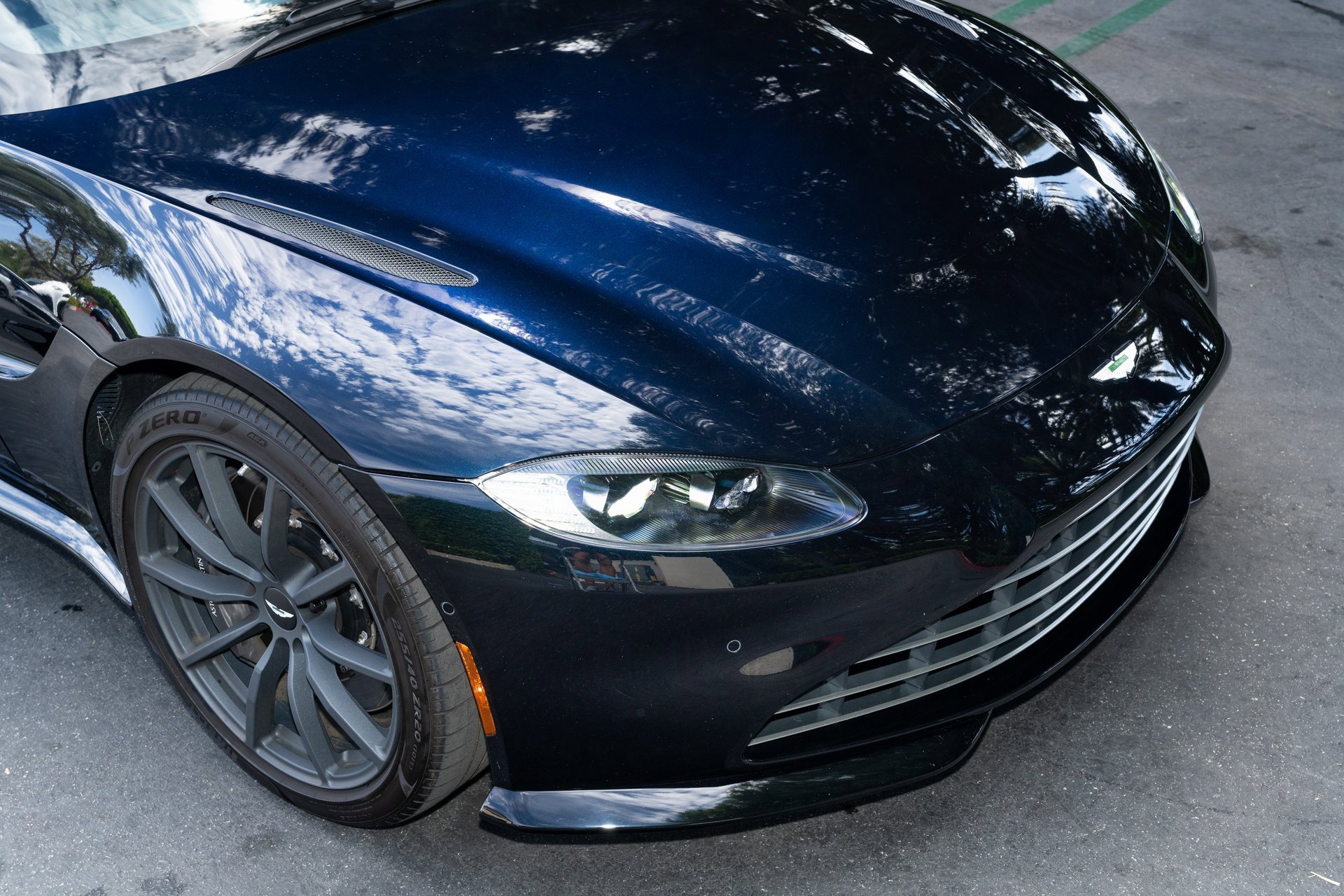 Used 2023 Aston Martin V8 Vantage image 10