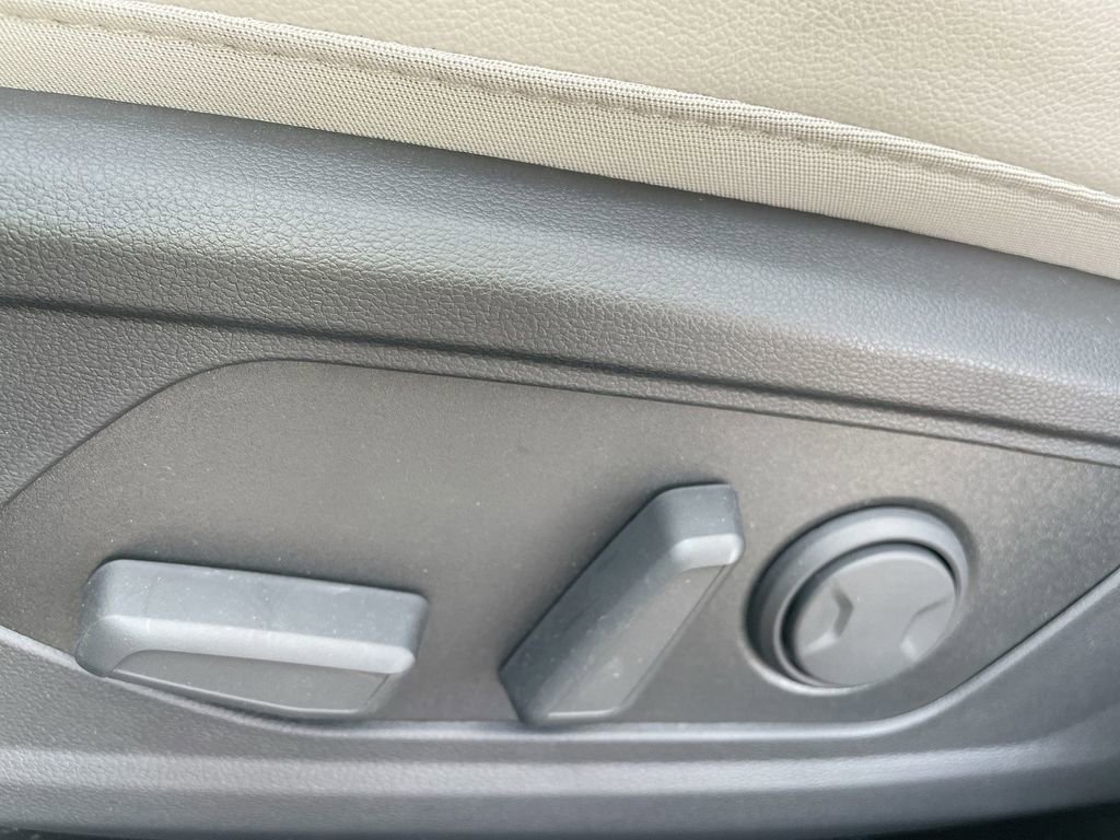 New 2025 Hyundai Tucson Limited image 39