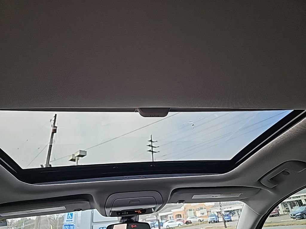 Used 2023 GMC Acadia AT4 w/ Technology Package image 21