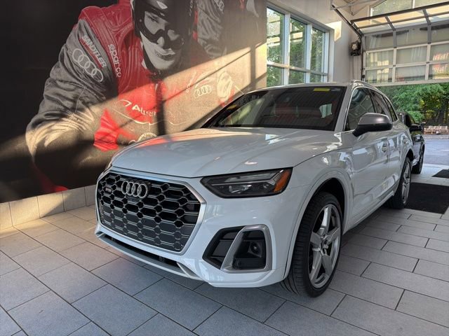 Used 2021 Audi SQ5 Premium Plus w/ Premium Plus Package AWD/4WD image 1