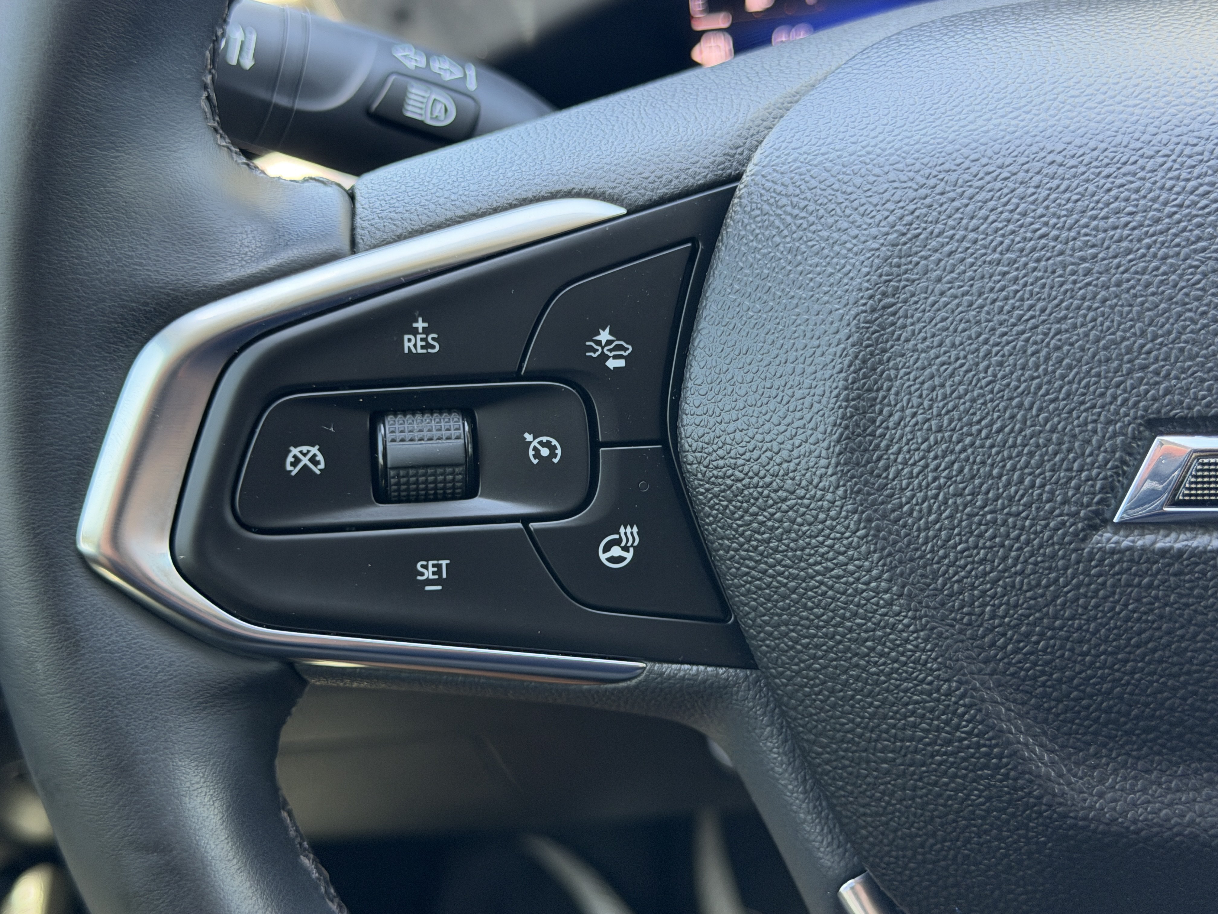 Used 2025 Chevrolet Trax ACTIV w/ Sunroof Package FWD image 30