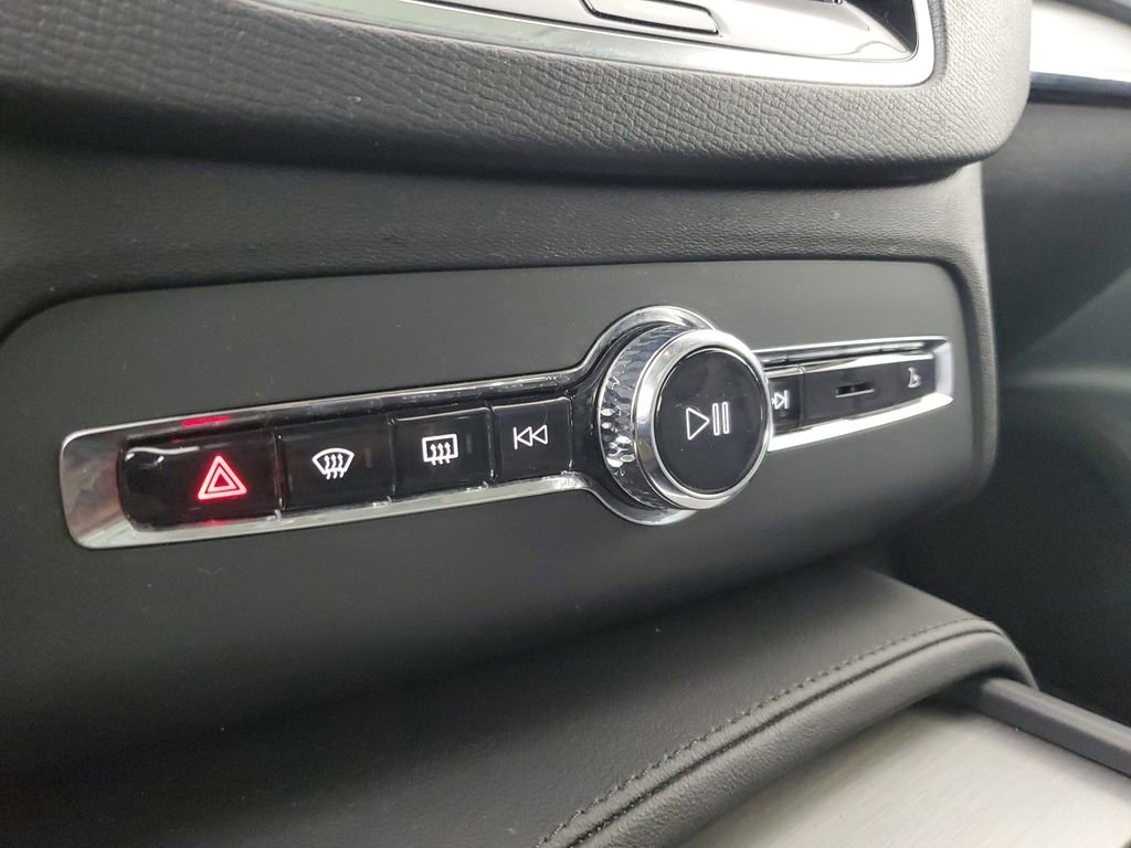Certified 2025 Volvo XC90 B5 Core AWD/4WD image 31