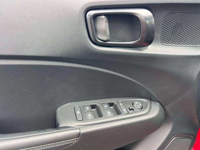 Certified 2023 Hyundai Venue Limited w/ Cargo Package FWD image 15