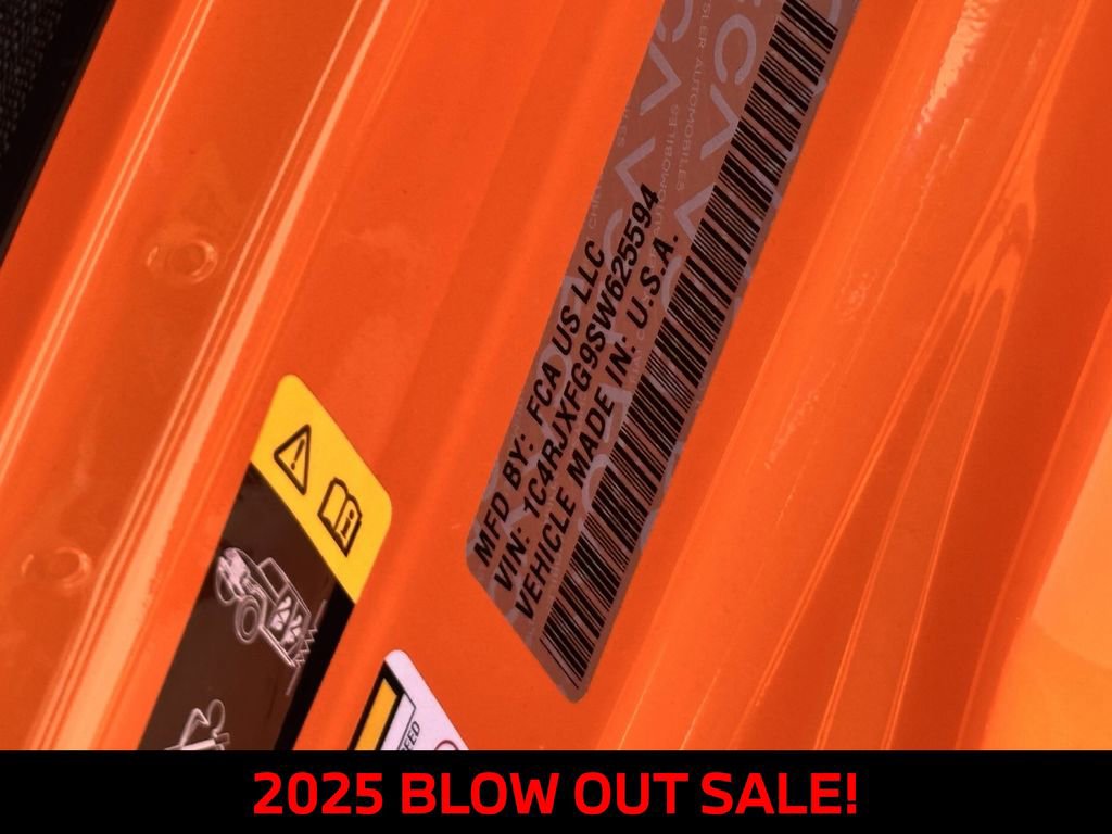New 2025 Jeep Wrangler Unlimited Rubicon w/ XTREMEE 35" Tire Package image 22