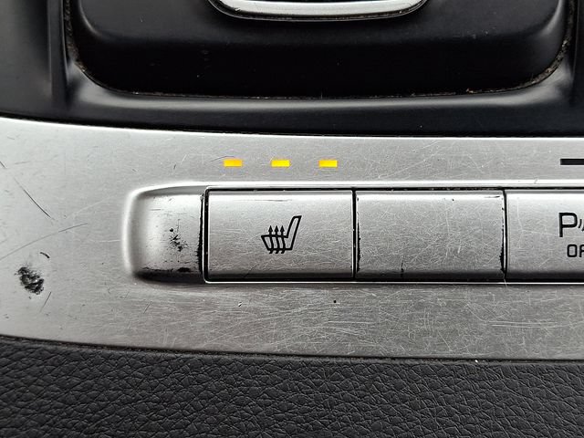 Certified 2023 Kia Carnival LX FWD image 24