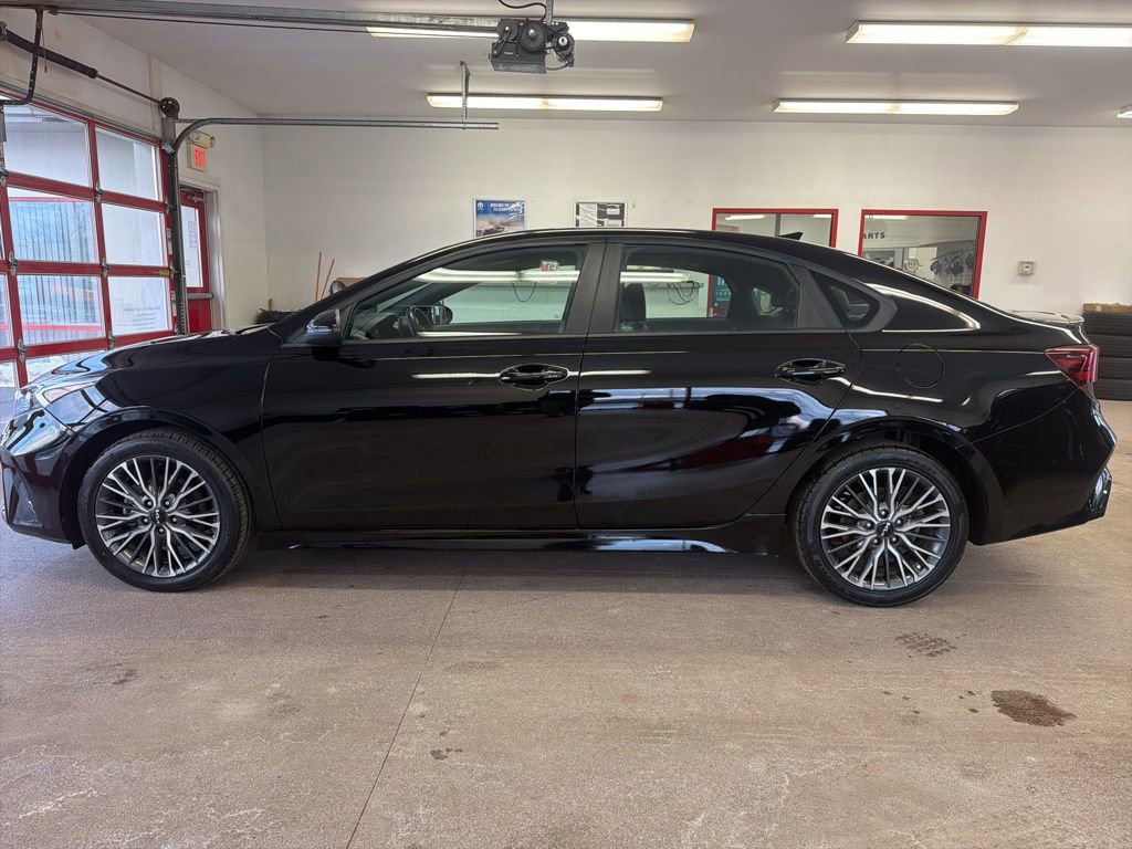 Used 2024 Kia Forte GT-Line w/ GT-Line Premium Package image 32