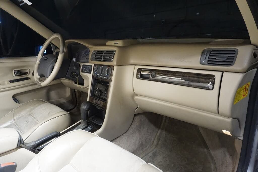 Used 1998 Volvo V70 R AWD/4WD image 18