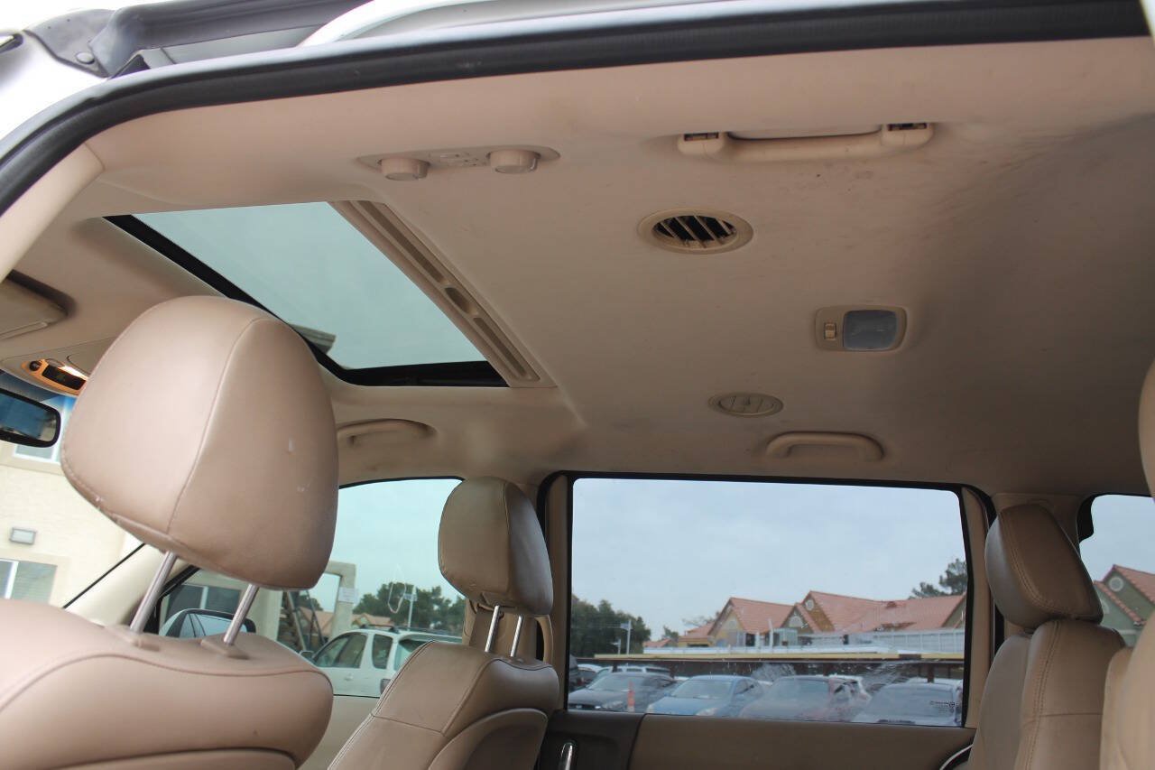 Used 2012 Kia Sedona EX w/ Luxury Pkg FWD image 16