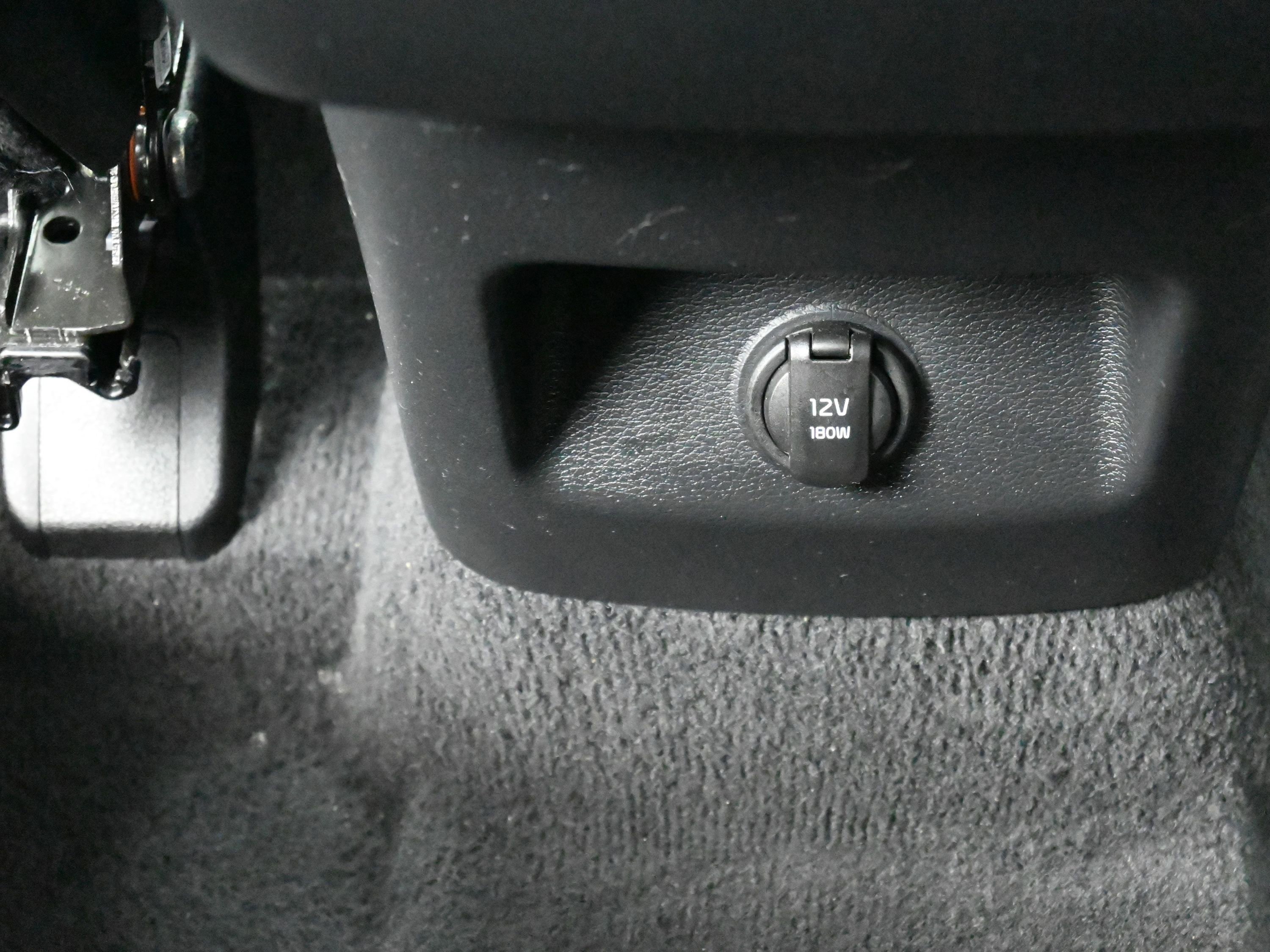 Used 2024 Kia Telluride EX w/ EX Captain's Chair Package image 21