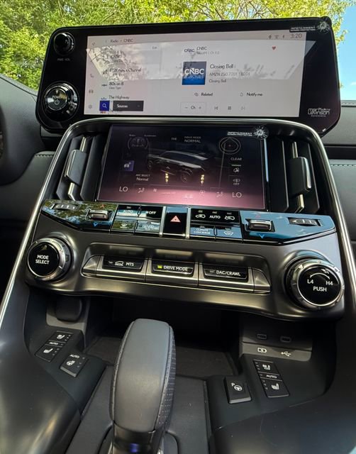 New 2025 Lexus LX 700h F Sport AWD/4WD image 14