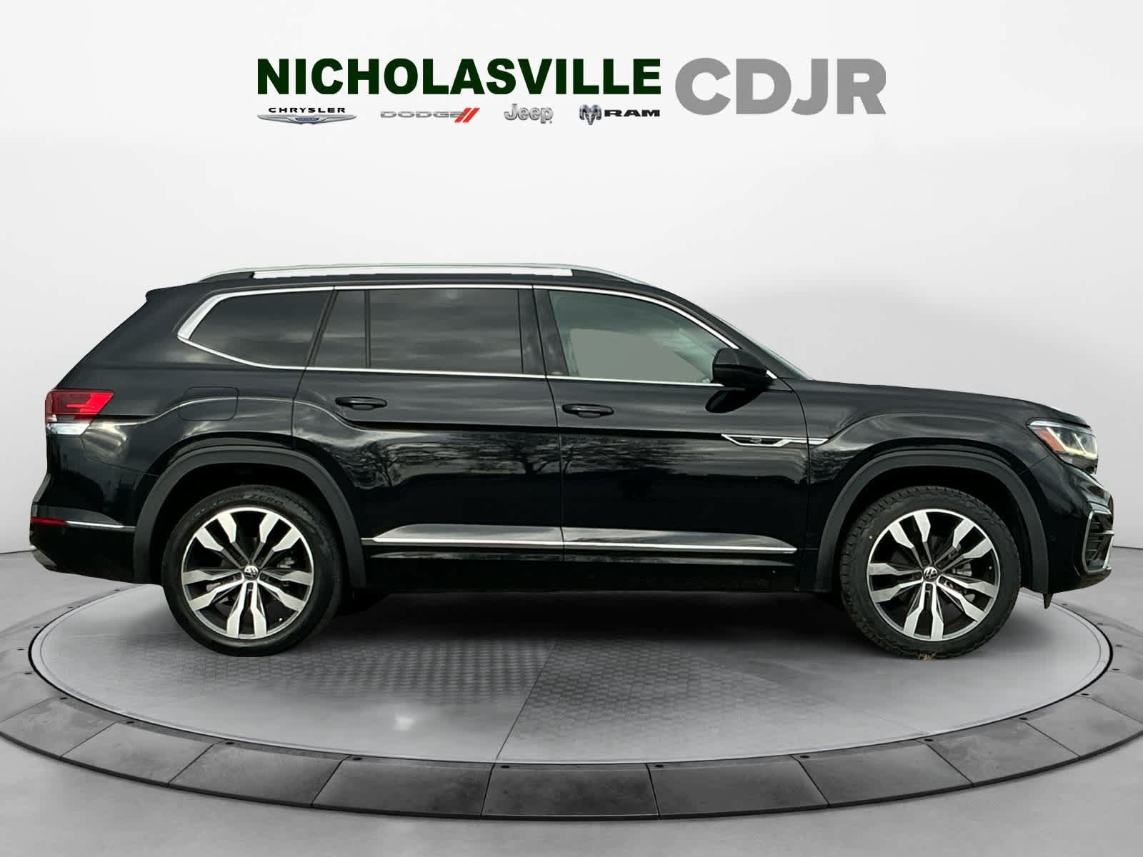 Used 2023 Volkswagen Atlas SEL Premium AWD/4WD image 6