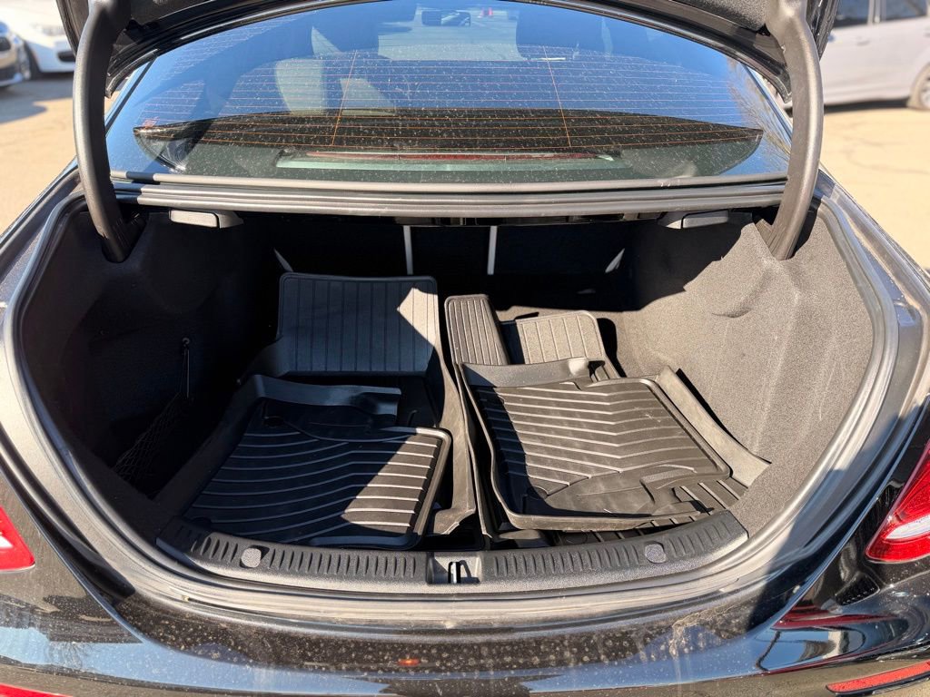 Used 2017 Mercedes-Benz E 300 4MATIC image 29