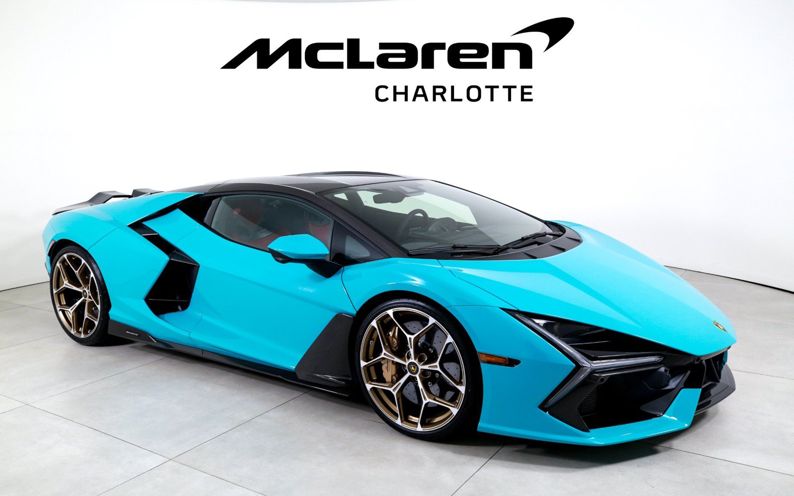 Used 2025 Lamborghini Revuelto AWD/4WD image 2