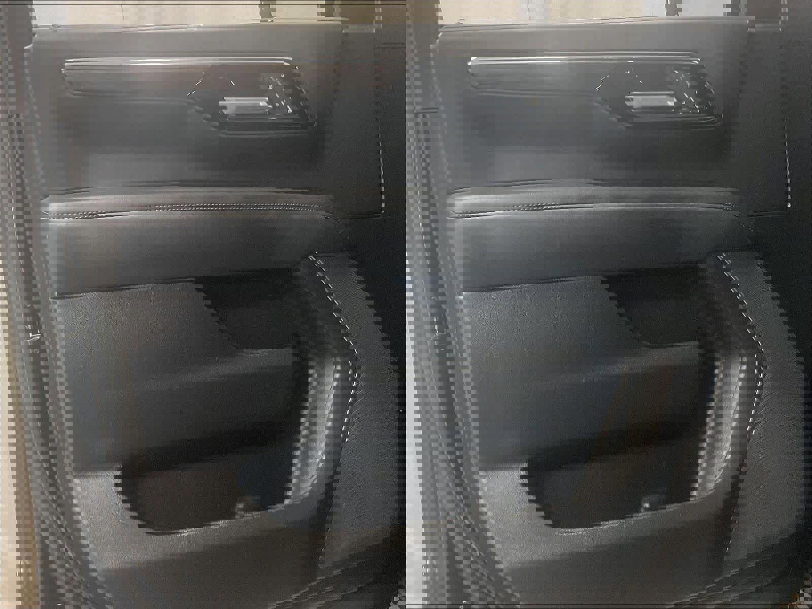 Used 2025 Chevrolet Tahoe LT image 9