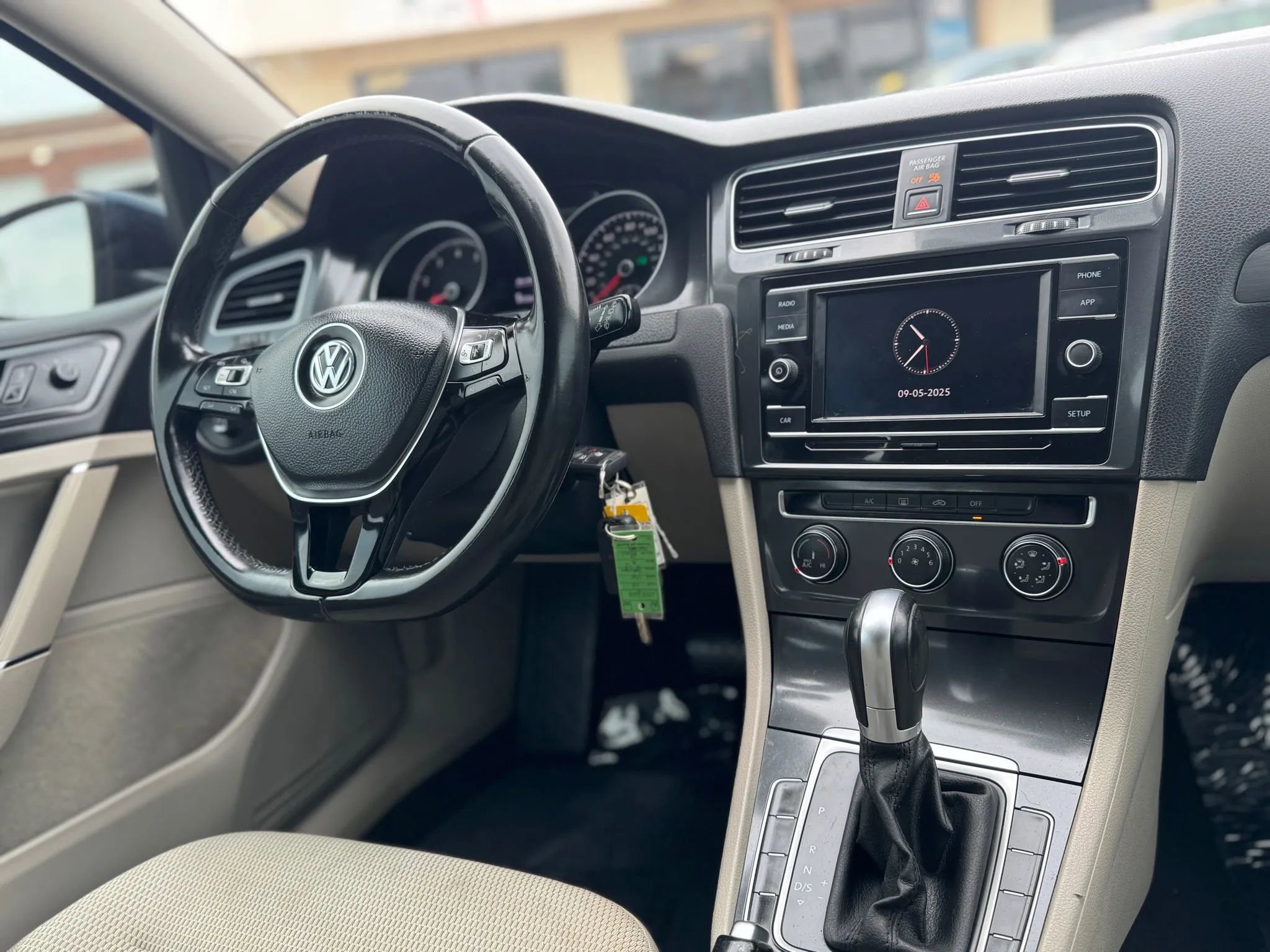 Used 2018 Volkswagen Golf S FWD image 18