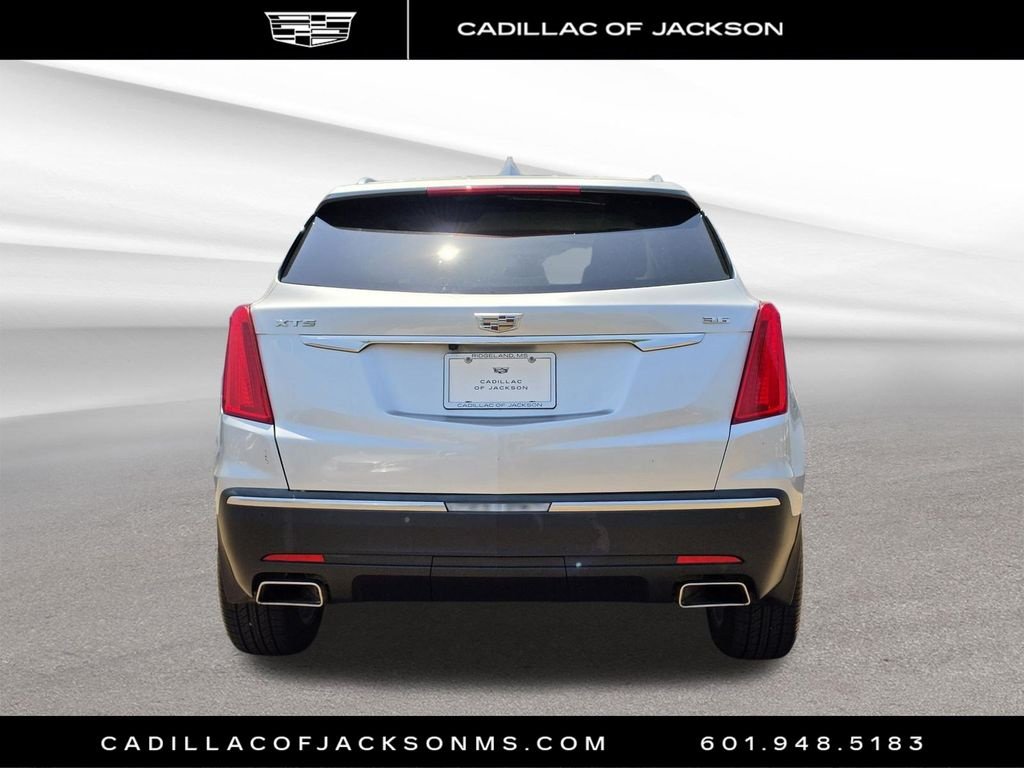 Used 2017 Cadillac XT5 Premium Luxury w/ Driver Assist Package FWD image 27