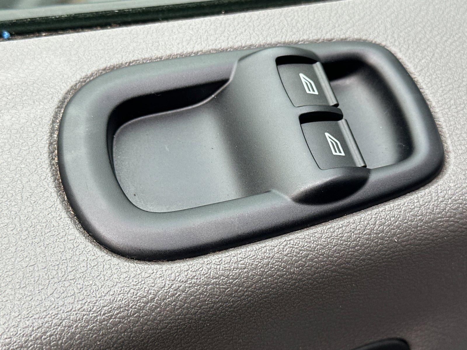 Used 2024 Ford Transit 250 148 Medium Roof w/ Load Area Protection Package image 12