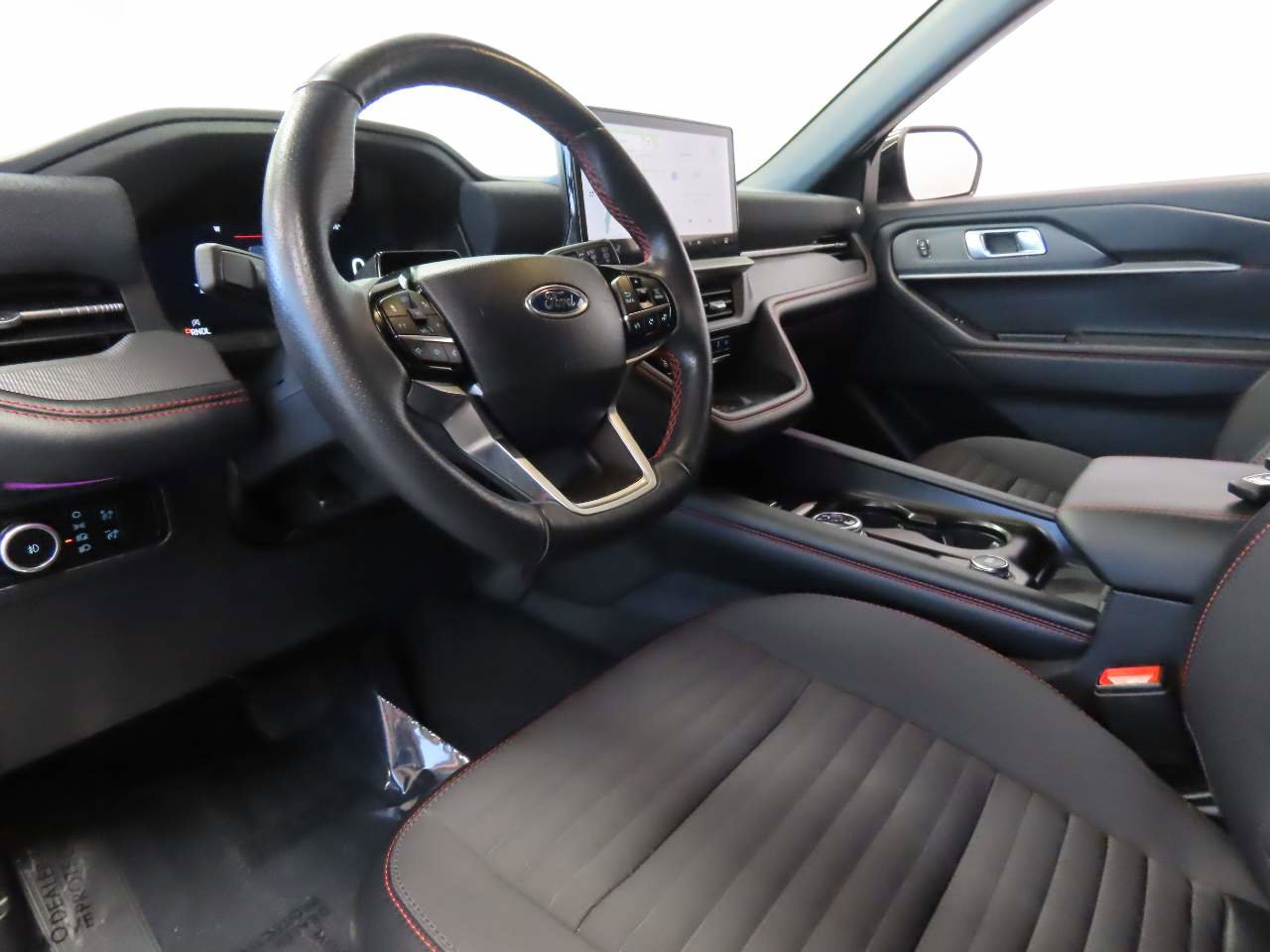 Used 2025 Ford Explorer ST-Line w/ Premium Package AWD/4WD image 9