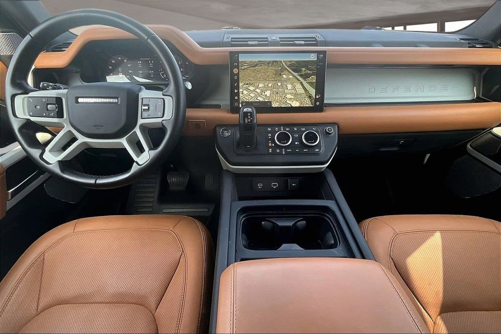 Used 2023 Land Rover Defender 130 SE image 15