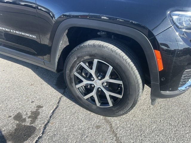 Used 2024 Jeep Grand Cherokee L Limited w/ Luxury Tech Group II image 5