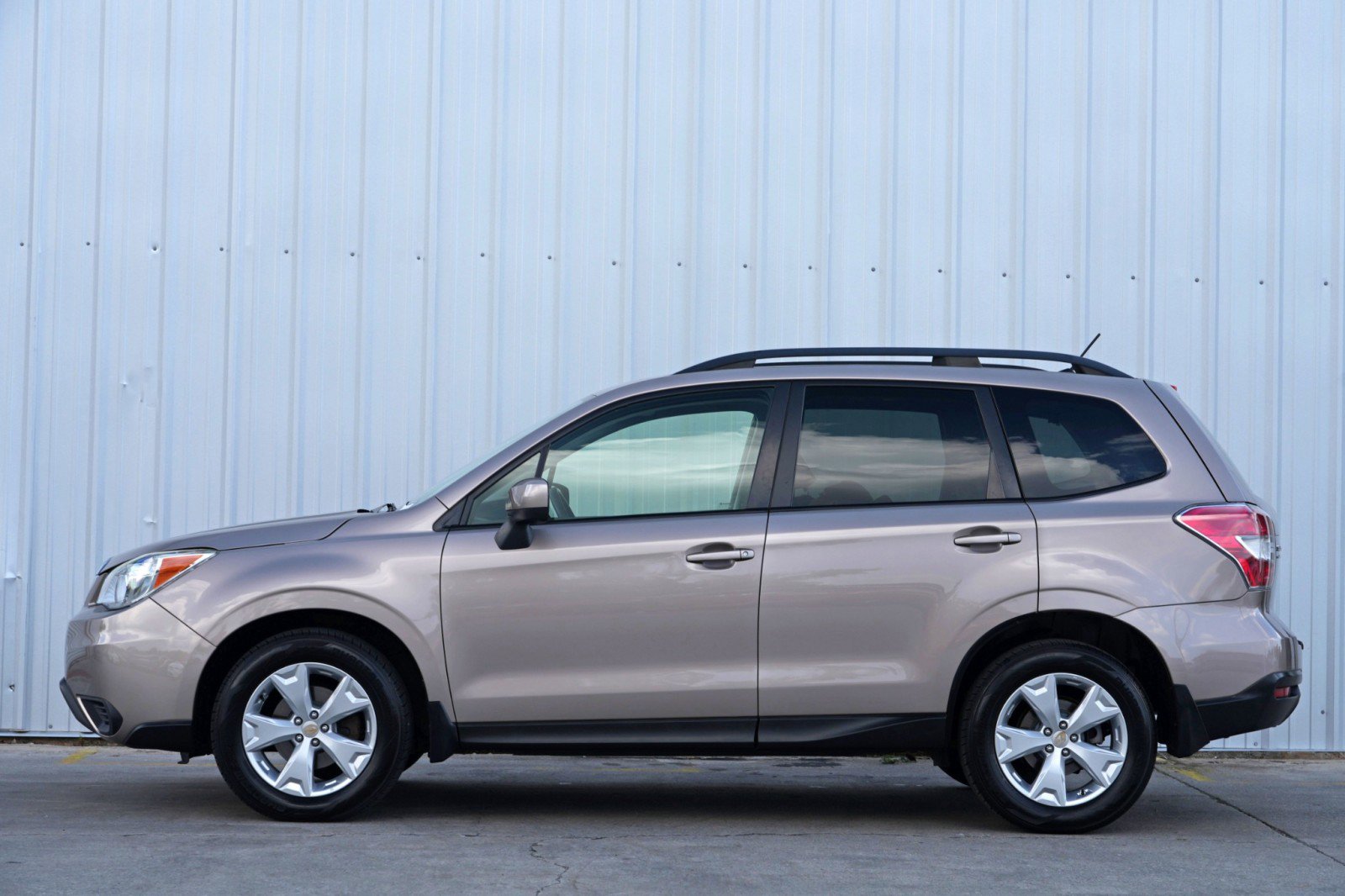 Used 2015 Subaru Forester 2.5i Premium w/ All-Weather Package image 7