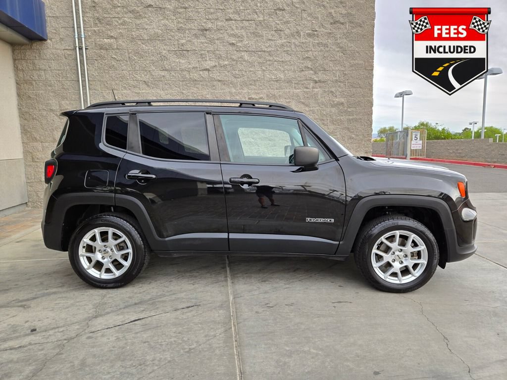Used 2022 Jeep Renegade Latitude w/ Convenience Group AWD/4WD image 7