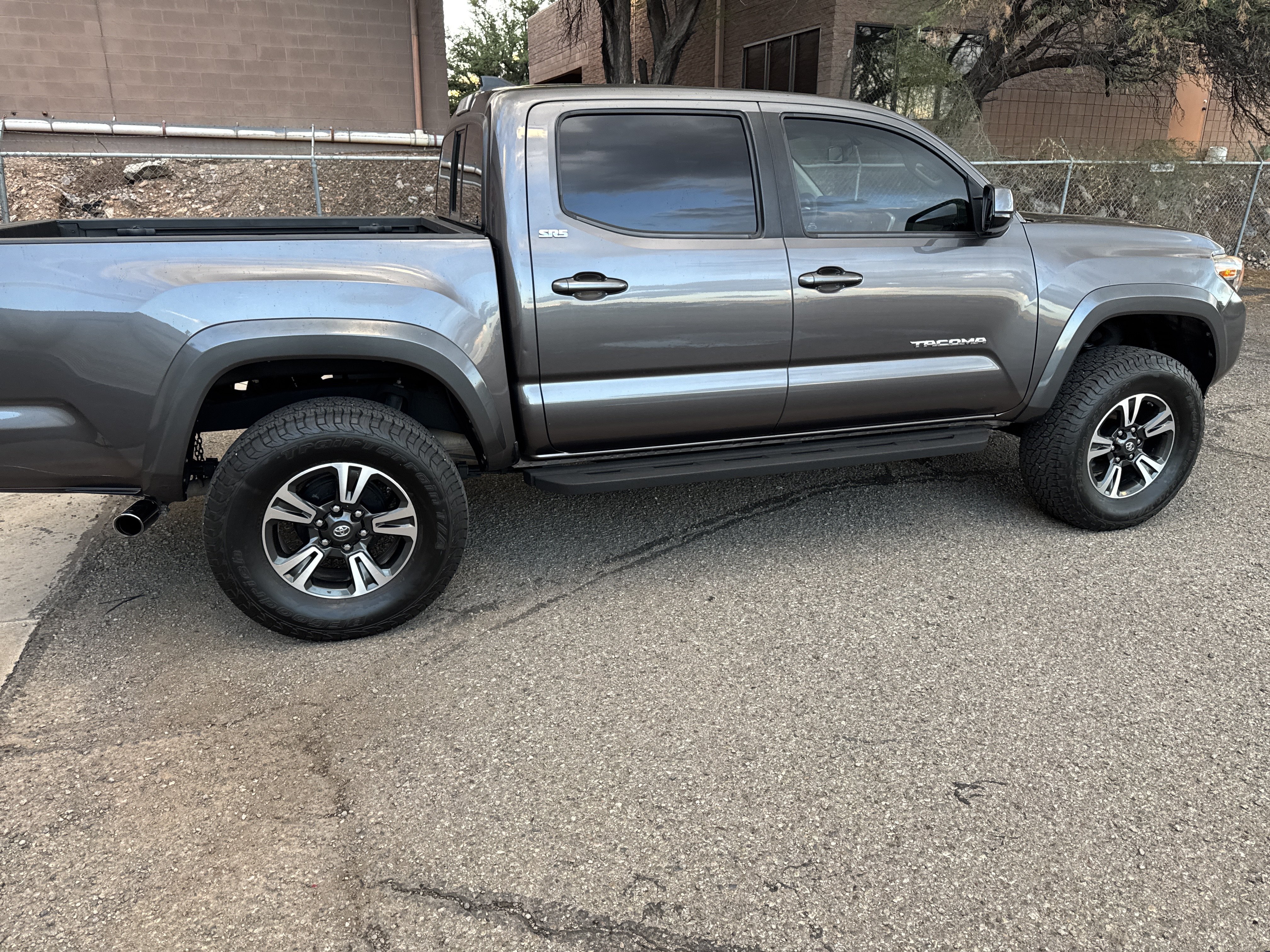 Used 2016 Toyota Tacoma SR5 w/ SR5 Appearance Package (SN) RWD image 8