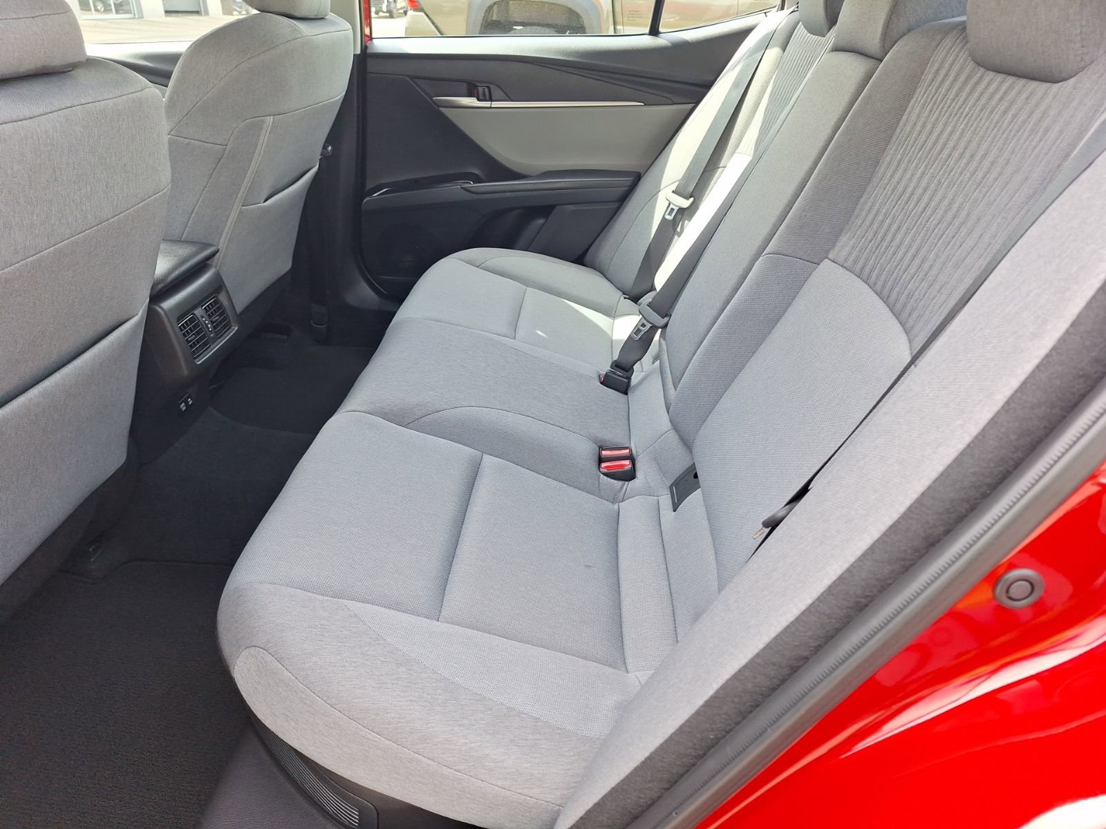 Used 2025 Toyota Camry LE w/ Convenience Package image 29